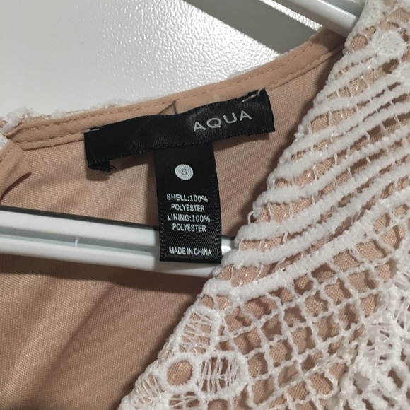 Gorgeous lace over tan lining  slimming - Picture 3 of 8